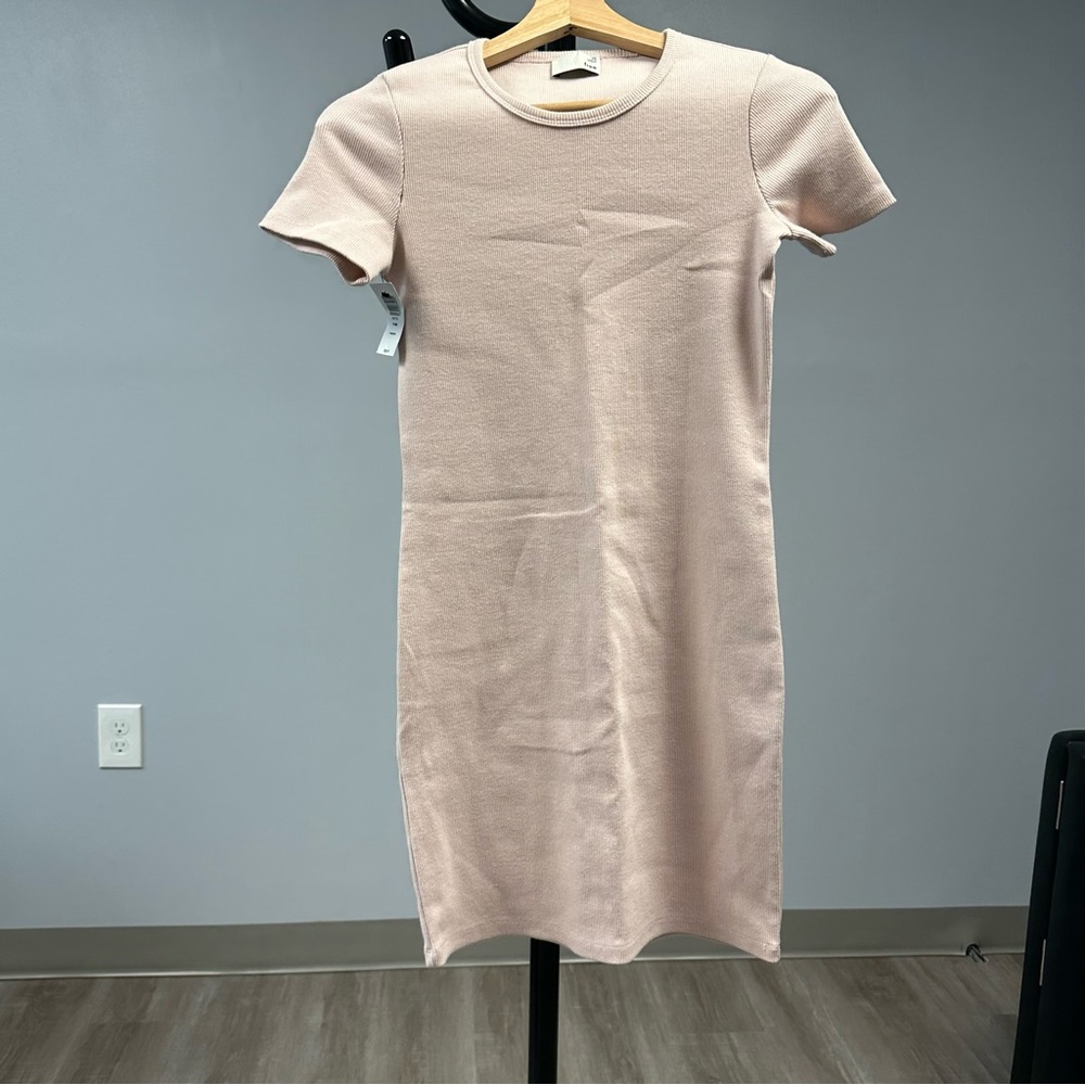 Wilfred Yumi Ribbed Dress - Short Sleeve - in Paloma Light Pink Size XS
